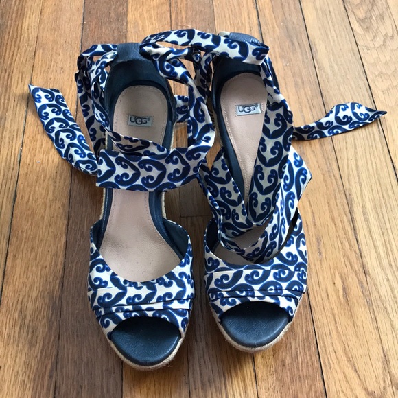 UGG wedge floral ankle tie heels - Picture 2 of 2